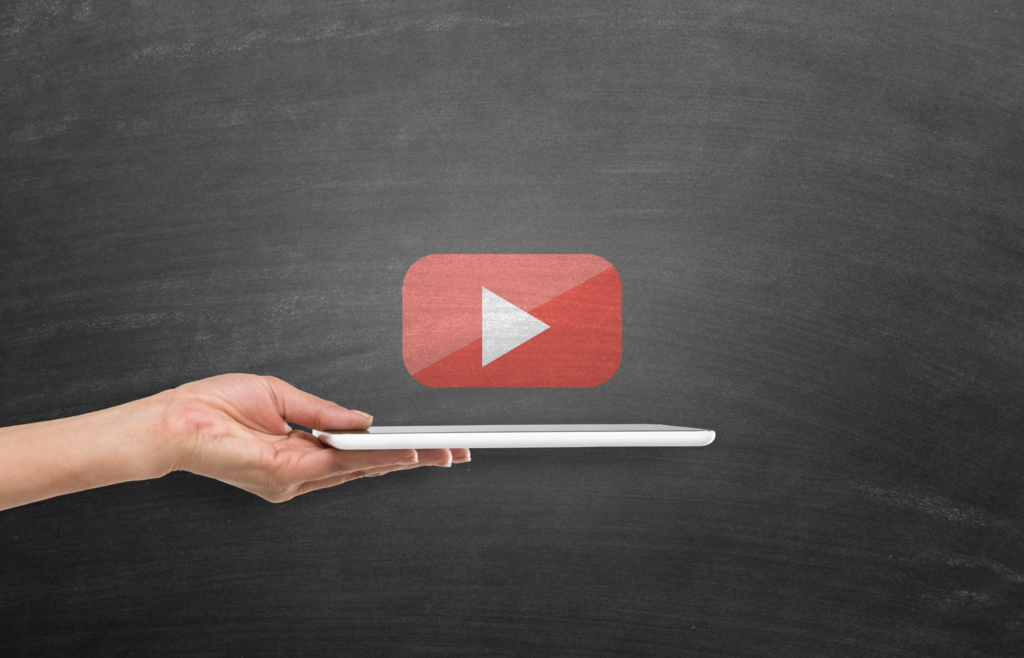 YouTube運用代行会社に依頼できる業務は？依頼するメリット・デメリットを徹底解説