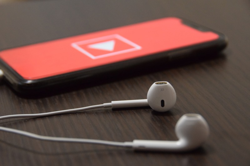 【2024年最新版】YouTubeの再生数を増やす方法を徹底解説！